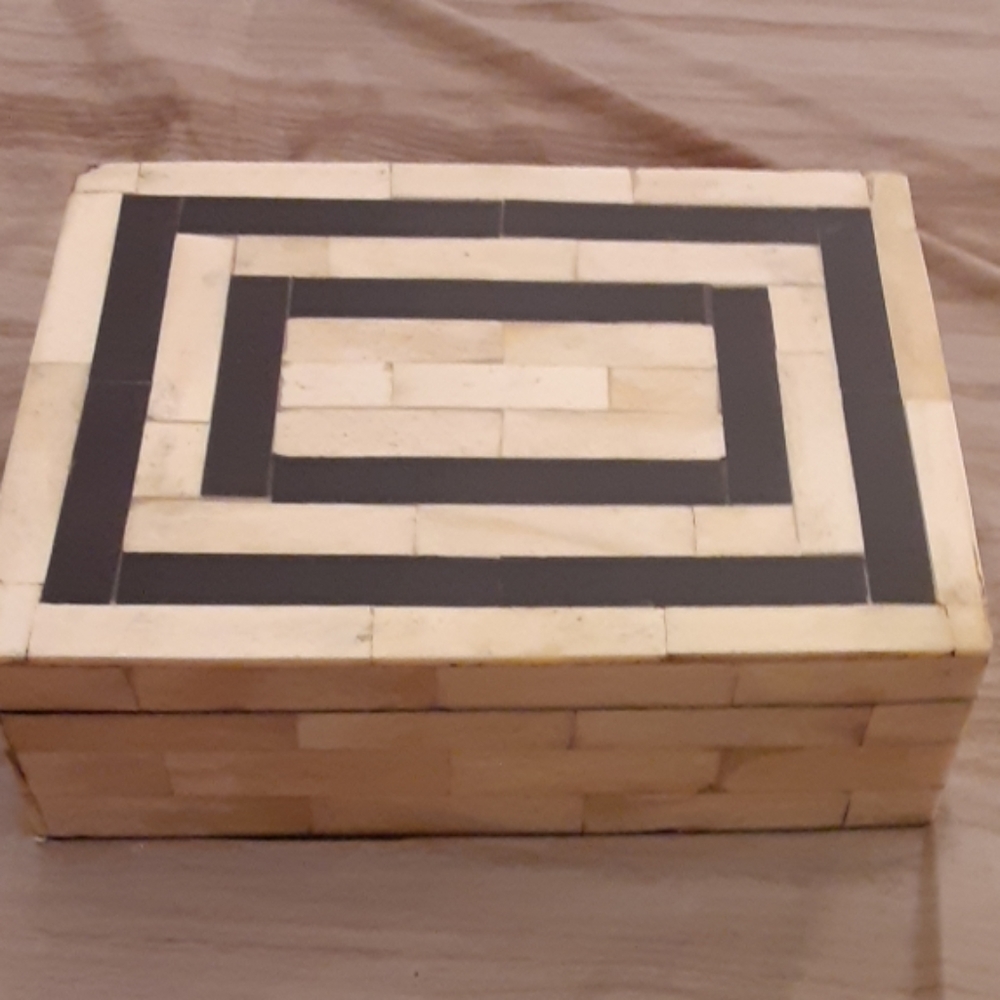 Medium Bella Bone Vanity Box